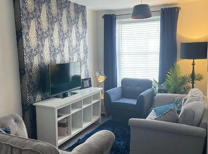 Self Contain Apartment On The Barbican 3 Bed